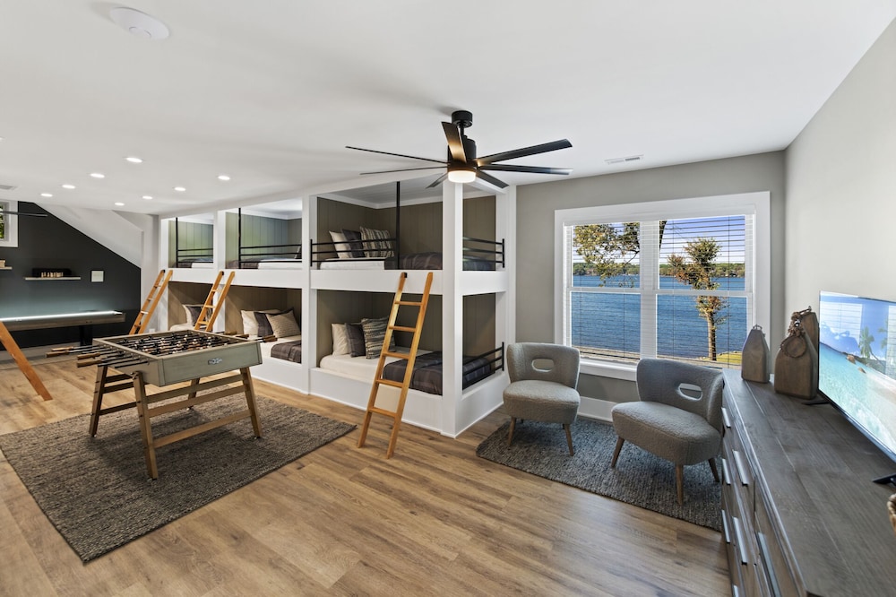 Channel Marker w/Optional Boat Rental