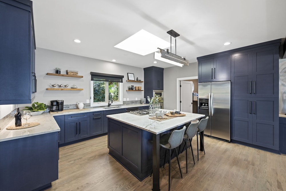 Channel Marker w/Optional Boat Rental