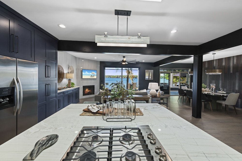 Channel Marker w/Optional Boat Rental