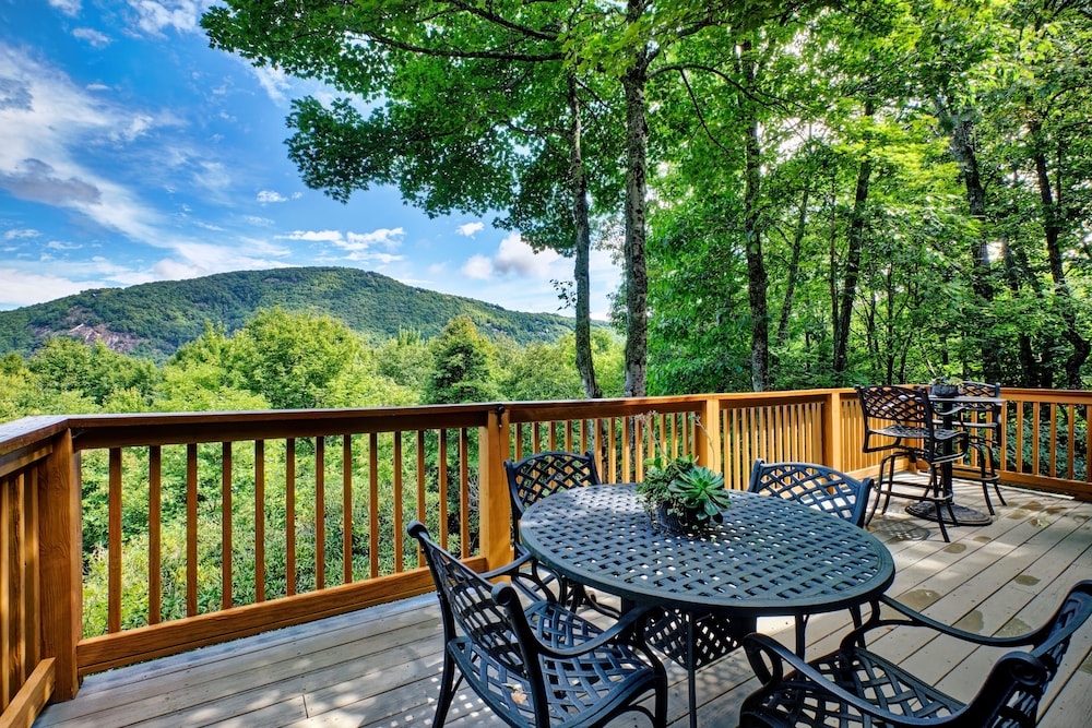 Stunning Views From This Three Bedroom Home - Big Bear Lodge