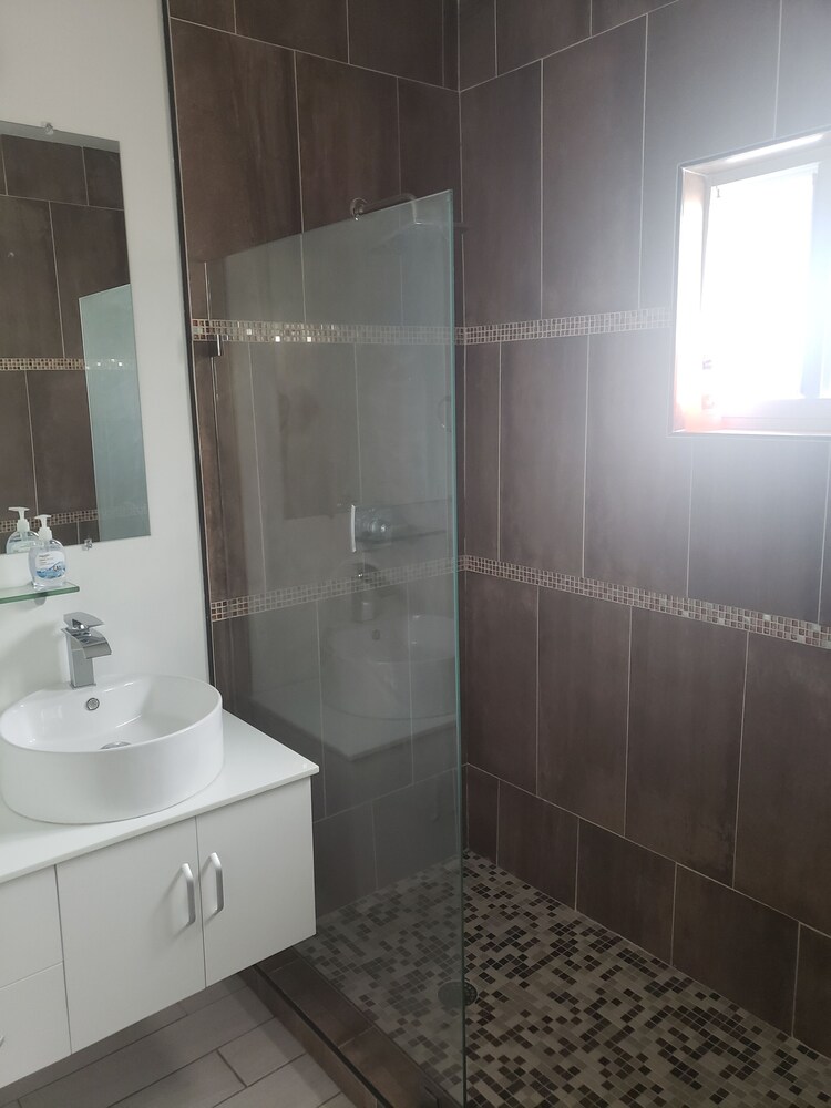 Private Villa, central located, Amazing full 3/2
