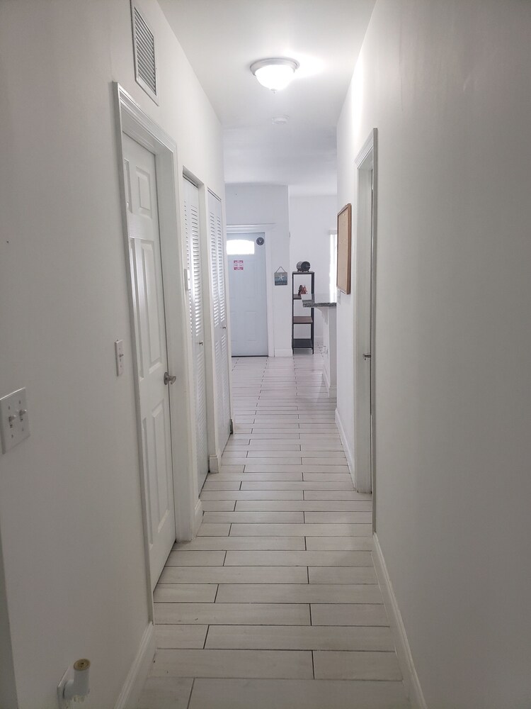 Private Villa, central located, Amazing full 3/2