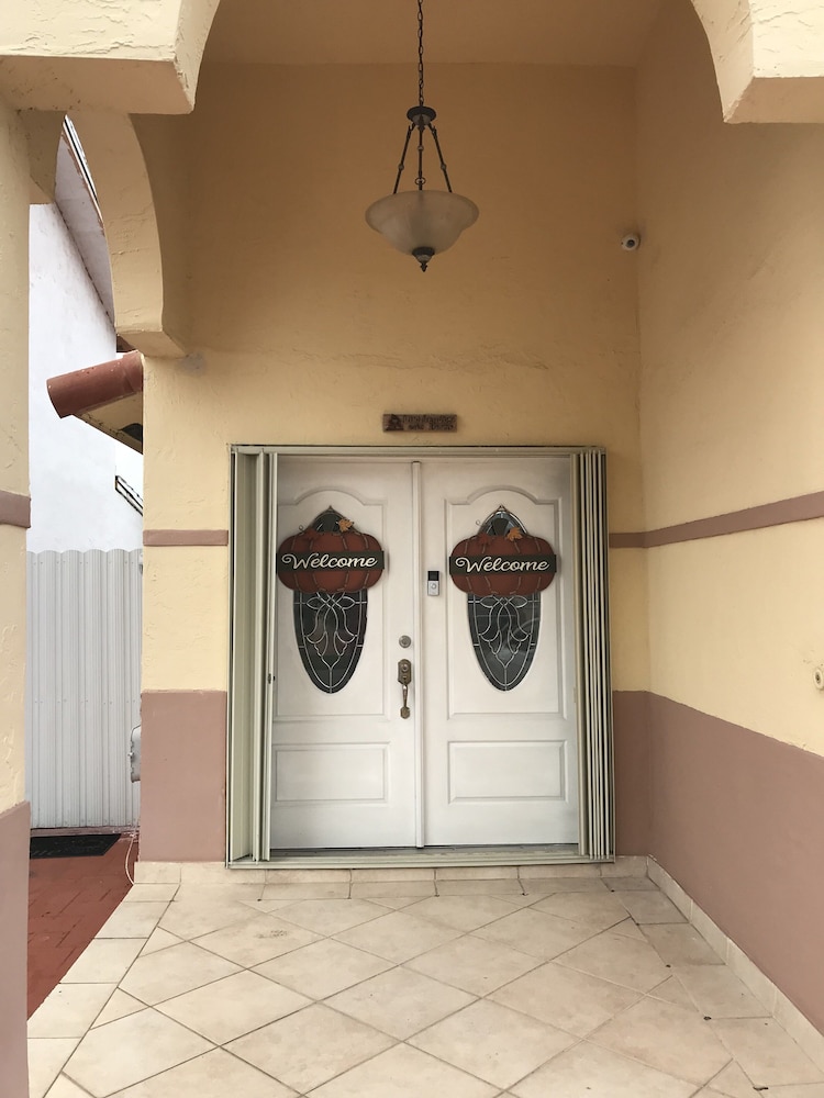 MIAMI VACATIONAL 20122 4BED-2BATH