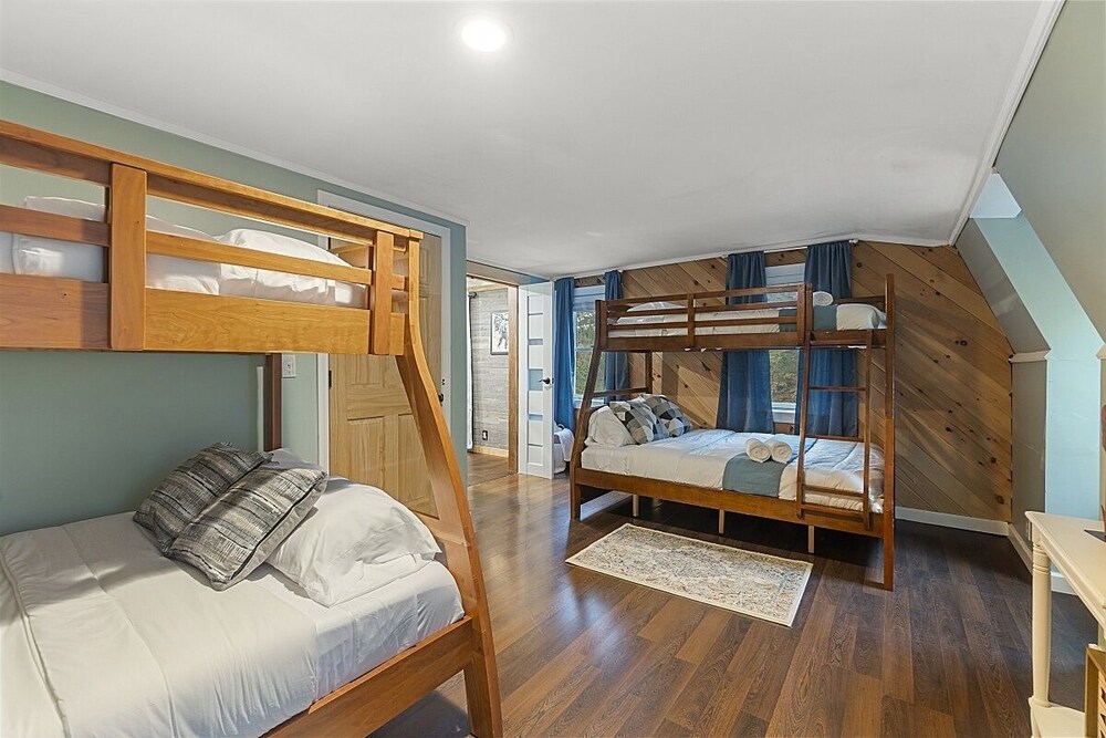 LogHome W/Private Hot TubPet Friendly Near Loon Mtn,Waterville & OWls