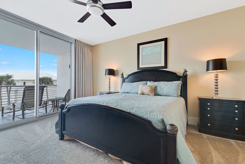 Bella Luna 207 Upscale CondoBoat SlipWalk to Flora BamaDiscounted