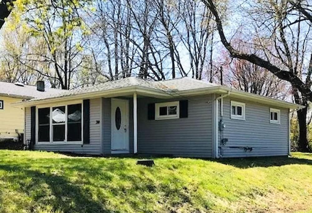 Relax at the newly renovated Moon Dogs Getaway!