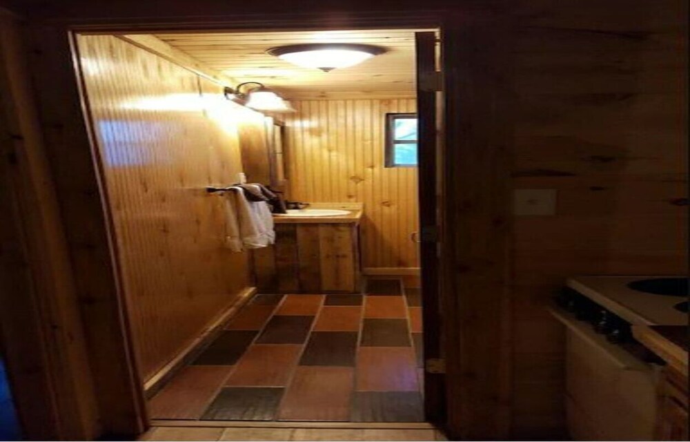 Ian’s Getaway, Hiking, motorcycle friendly, whitewater rafting, Casino,GSMRR!