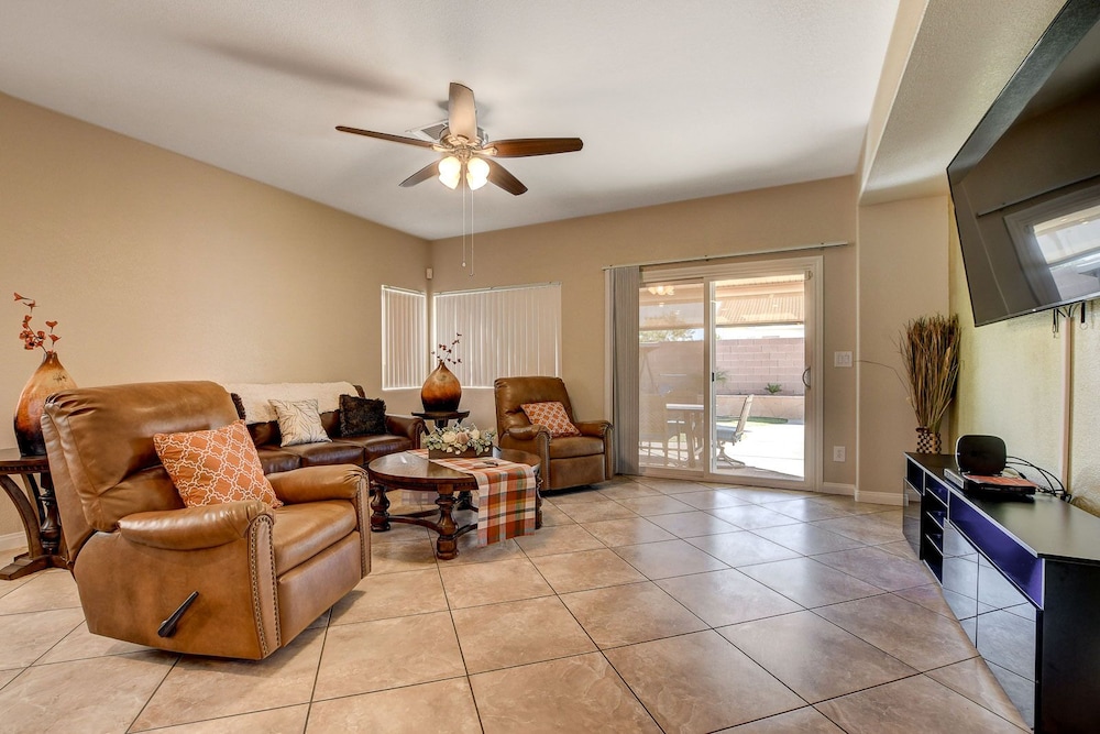 Unique Home, Pool, Hot Tub & Game Room