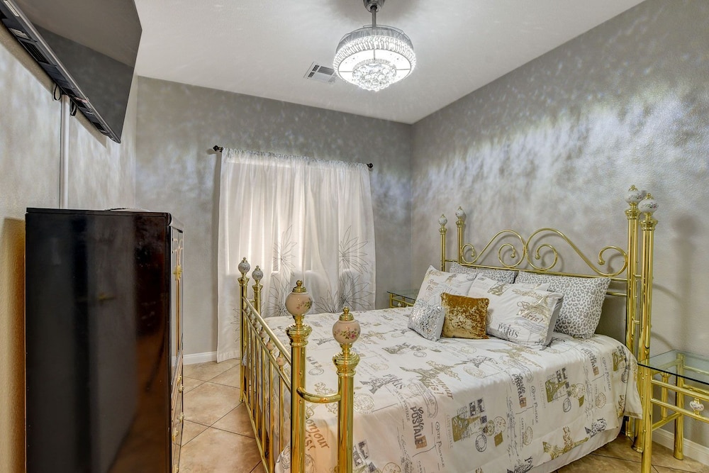 Unique Home, Pool, Hot Tub & Game Room