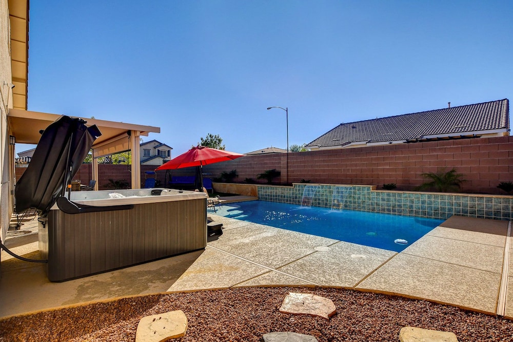 Unique Home, Pool, Hot Tub & Game Room