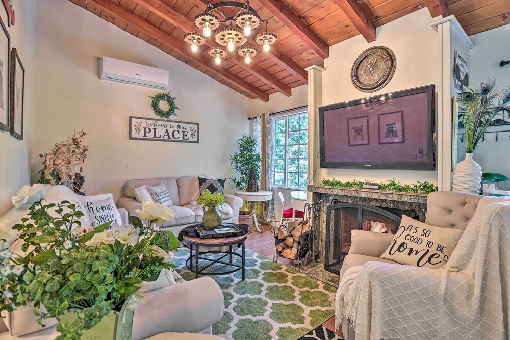 Boho Crestline Cabin, 1 Mile to Lake Gregory! Crestline Vrbo