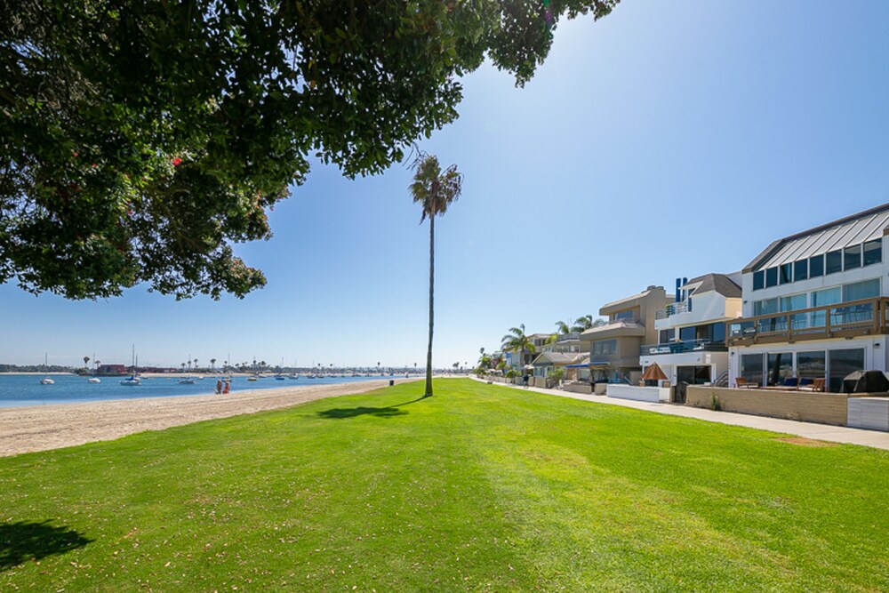 Bay Breezes, Beaches+Central Location Surrounded by Beauty