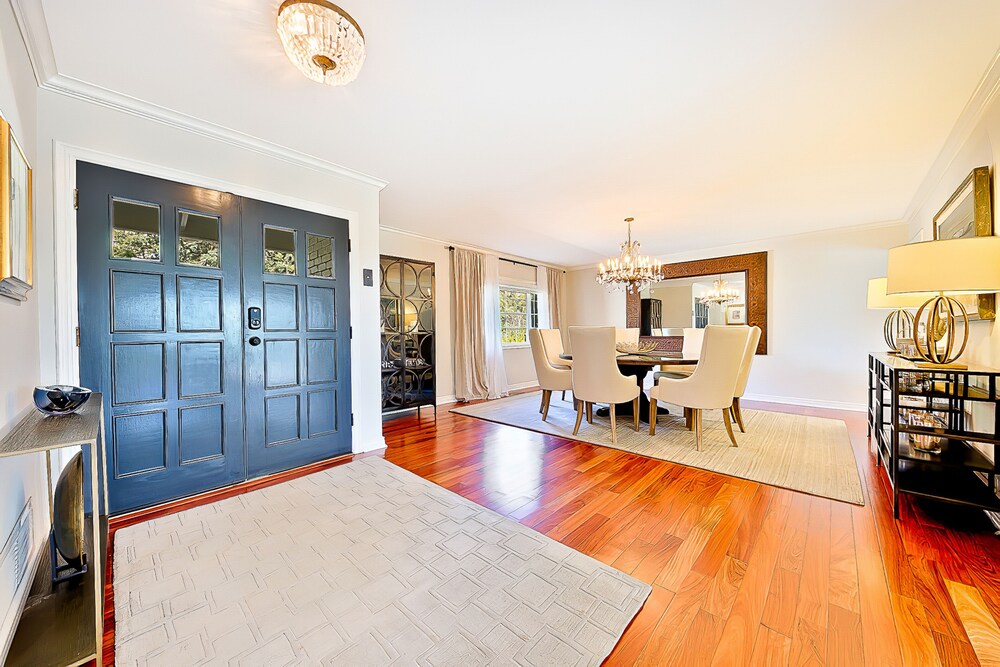 Stunning estate with private tennis/pickleball court, saltwater pool