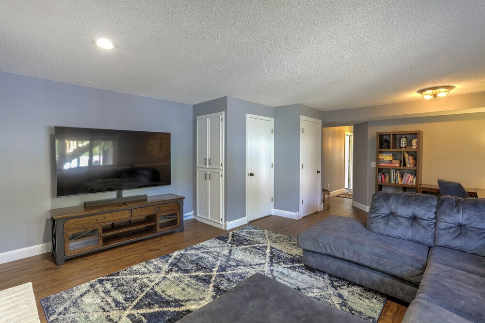 5 Bedroom Private Home Quiet Neighborhood Pet Friendly Burnsville Vrbo