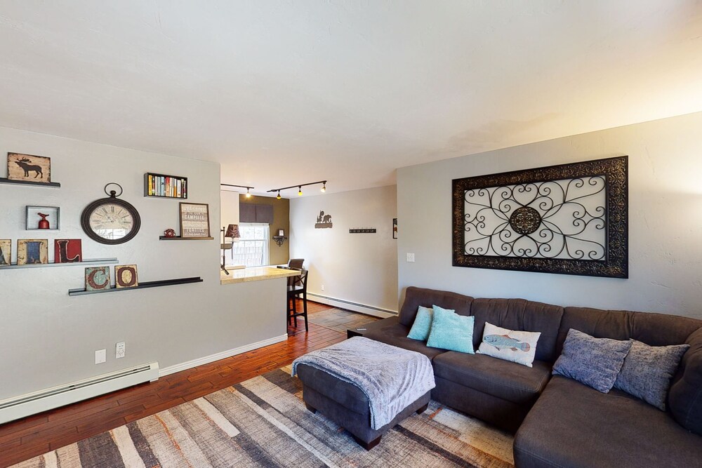 East Vail Condo Near WorldClass Skiing Golf & Hiking in Summer