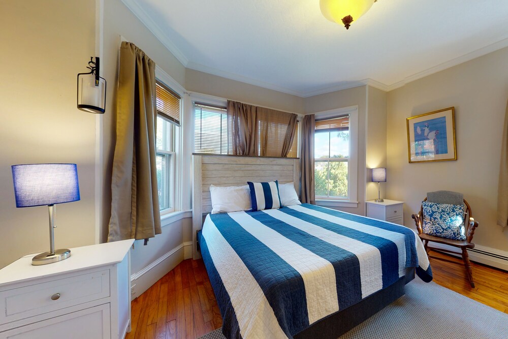 Updated Chatham Inn Home Spacious Deck & Private Heated Pool