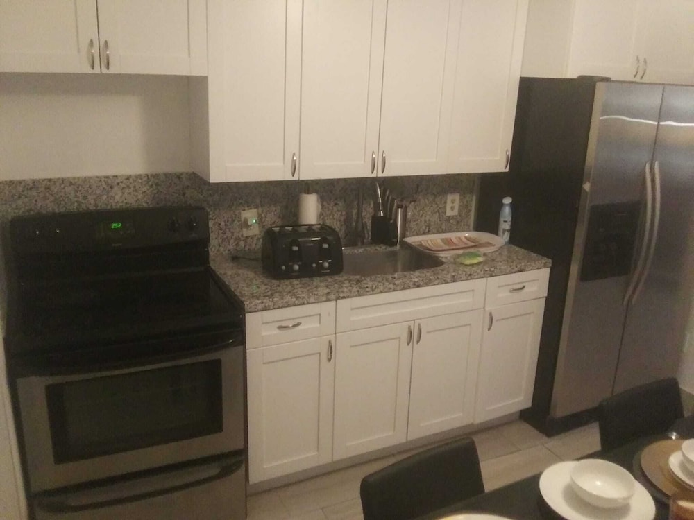 Spacious newly renovated apartment in North Miami