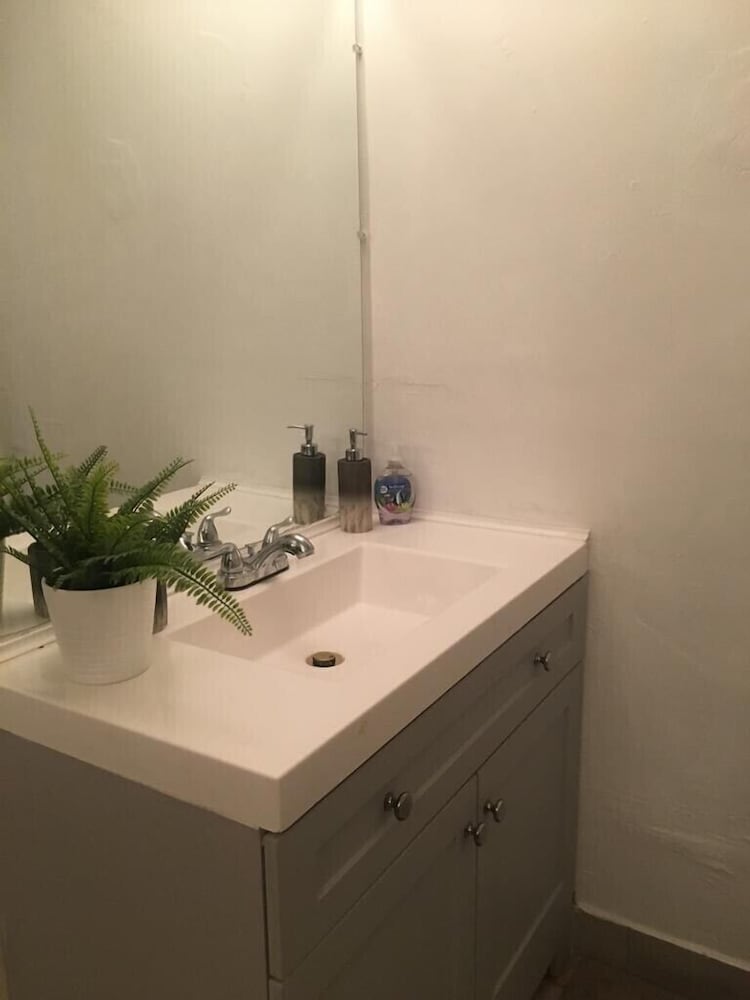 Spacious newly renovated apartment in North Miami