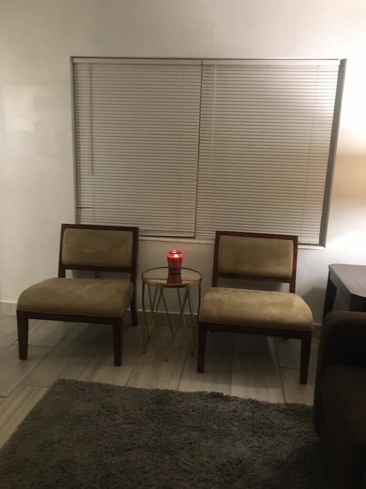 Spacious newly renovated apartment in North Miami