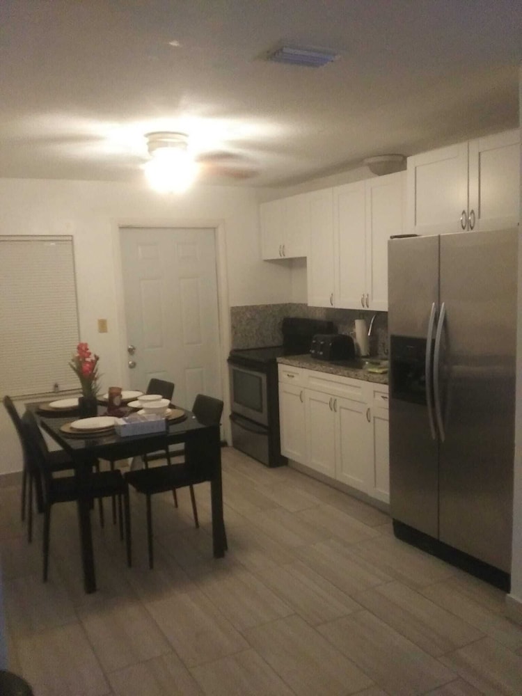 Spacious newly renovated apartment in North Miami