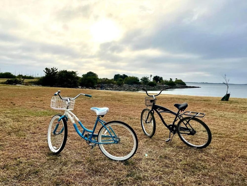 Your Perfect Island Oasis Awaits! Heated Pool!