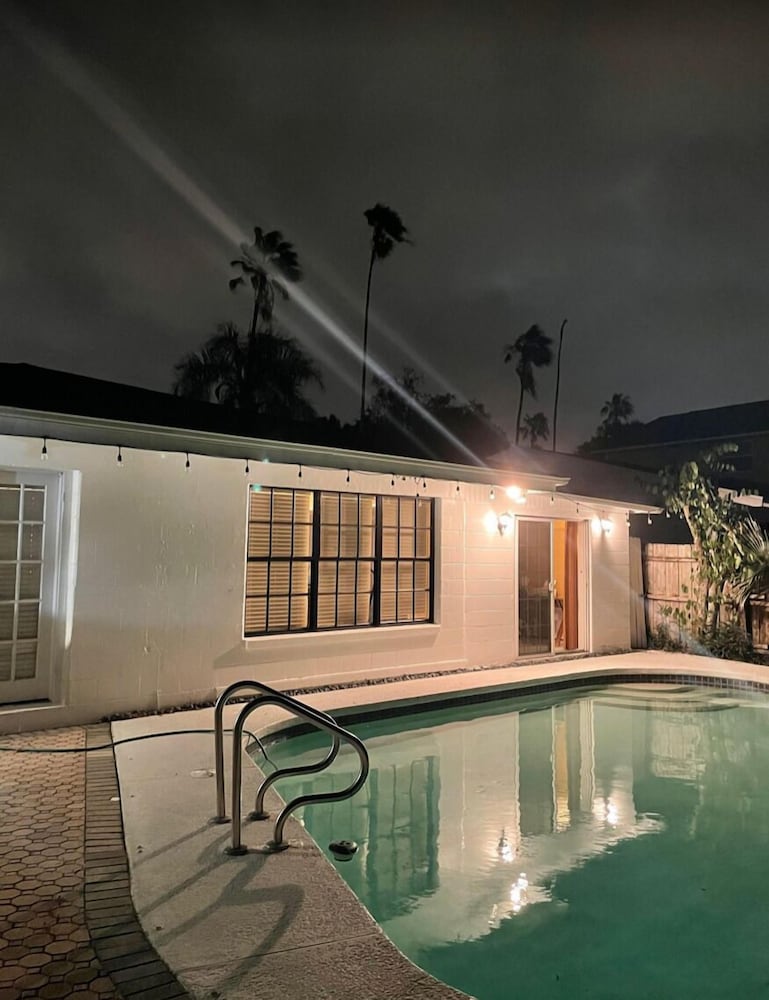 Your Perfect Island Oasis Awaits! Heated Pool!