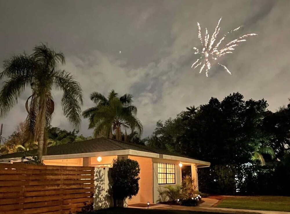 Your Perfect Island Oasis Awaits! Heated Pool!