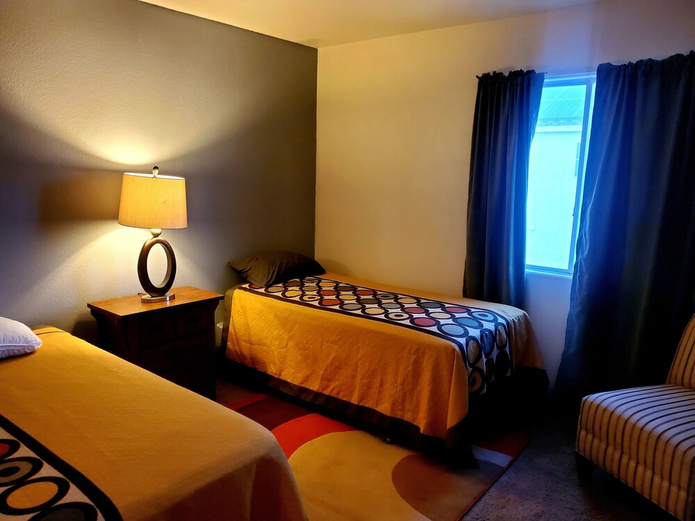 Nice Spacious 2 Story 3 Bedroom 1.5 Bath House