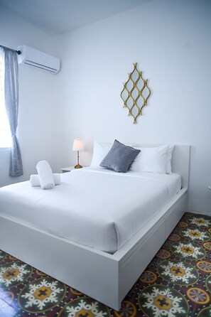 Free WiFi, bed sheets