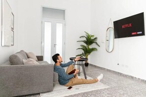 City Loft | Free WiFi, bed sheets