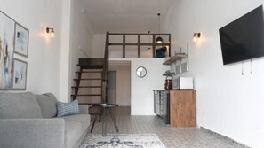 City Loft | Free WiFi, bed sheets
