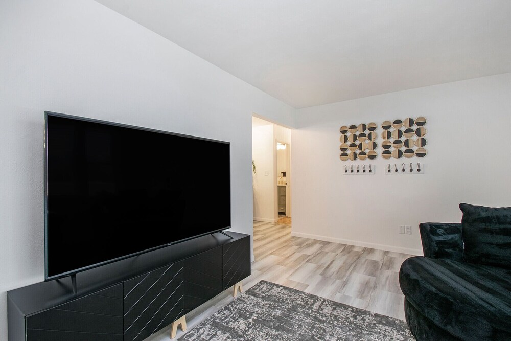 Whitehouse Retreat! Heated Pool &Hot Tub!! Elkhart County Vrbo