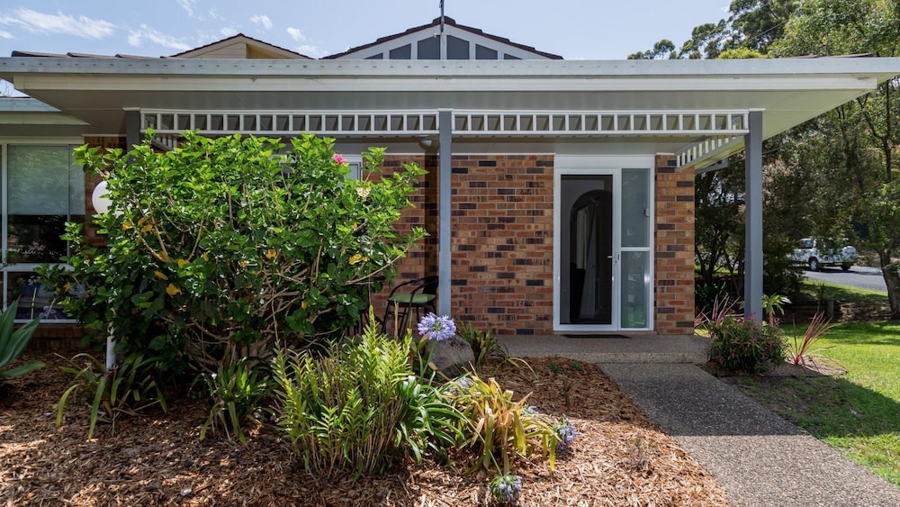 Appealing villa located amidst peaceful surroundings