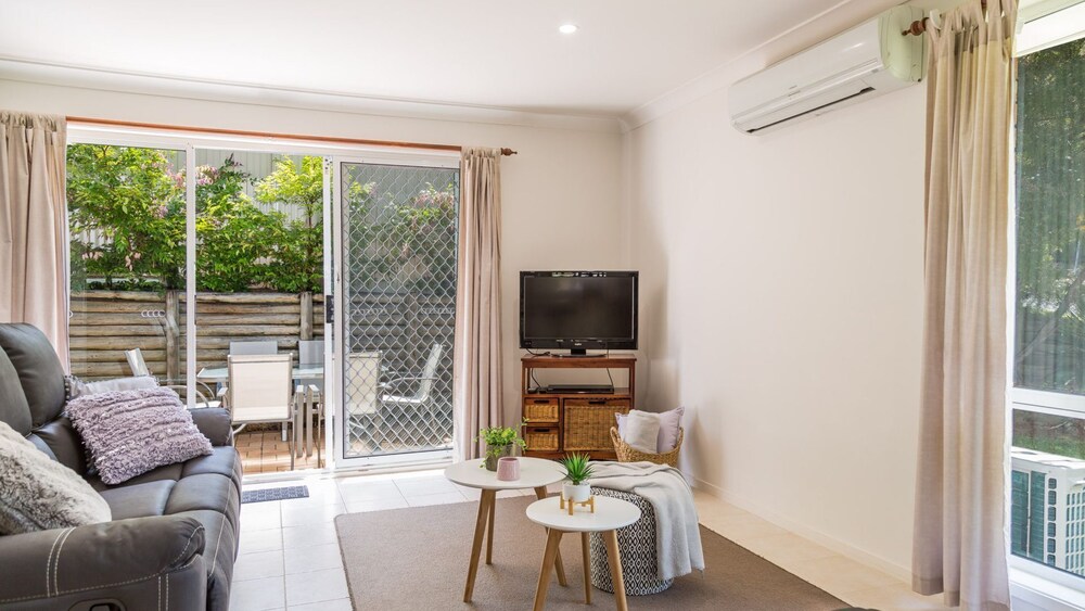 Appealing villa located amidst peaceful surroundings