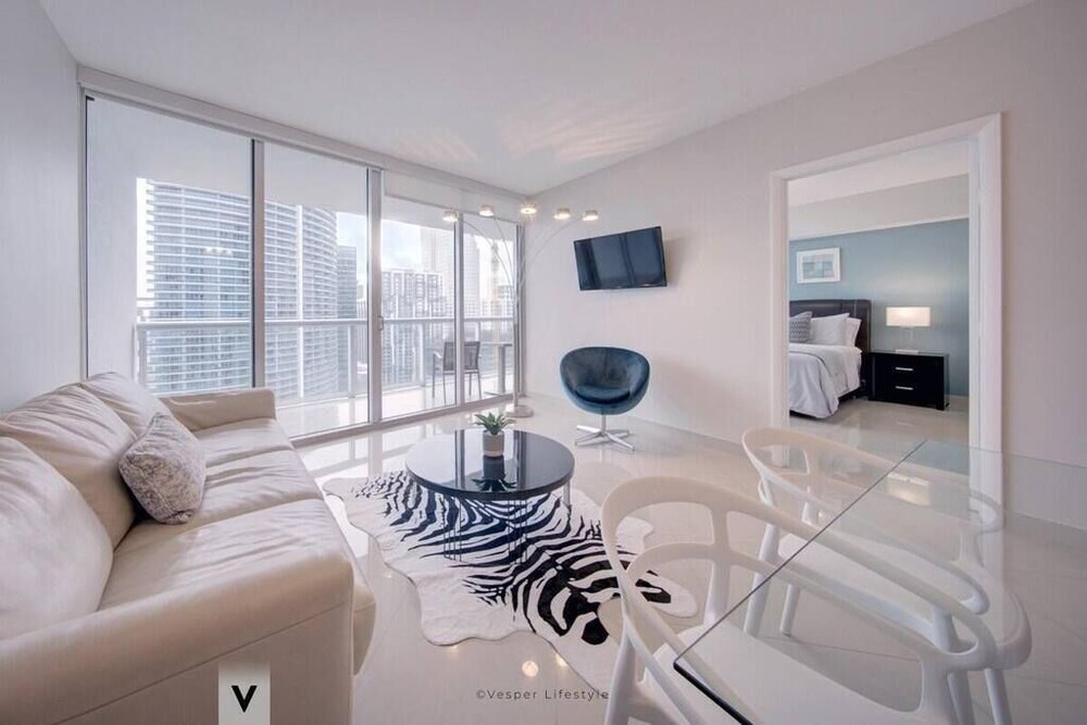 Vesper | ICON Brickell | Stunning Condo +Pool +SPA