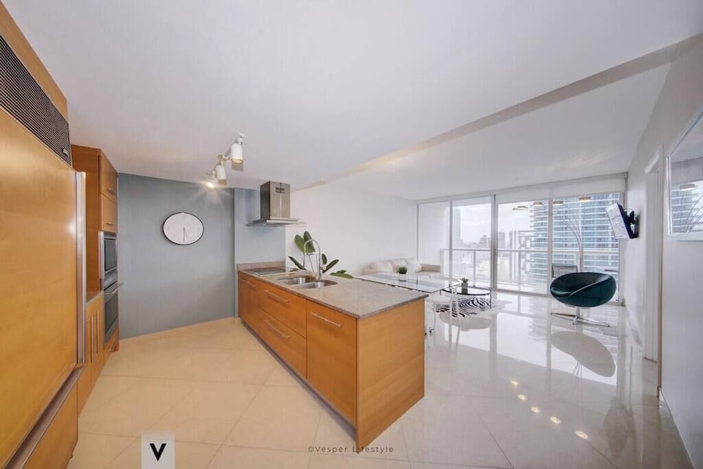 Vesper | ICON Brickell | Stunning Condo +Pool +SPA