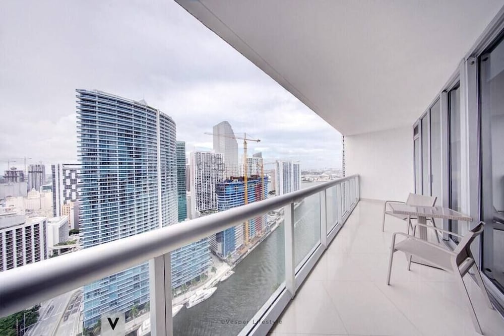 Vesper | ICON Brickell | Stunning Condo +Pool +SPA