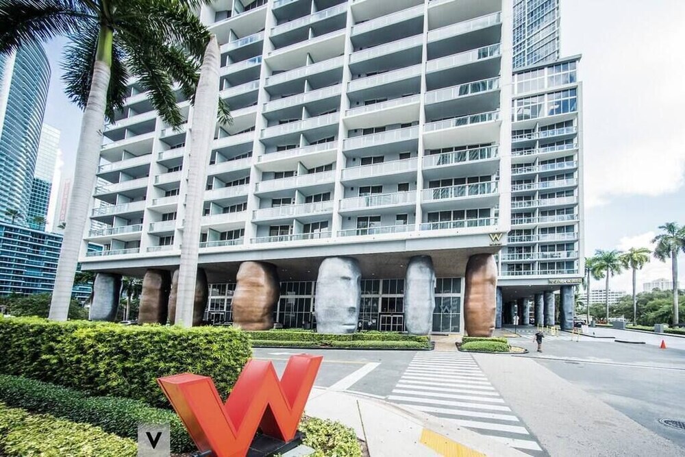 Vesper | ICON Brickell | Stunning Condo +Pool +SPA