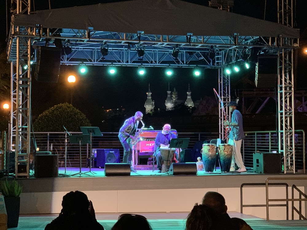 Sunny Tampa Modern: Easy Walk to Downtown Riverwalk, Restaurants, Parks,Concerts