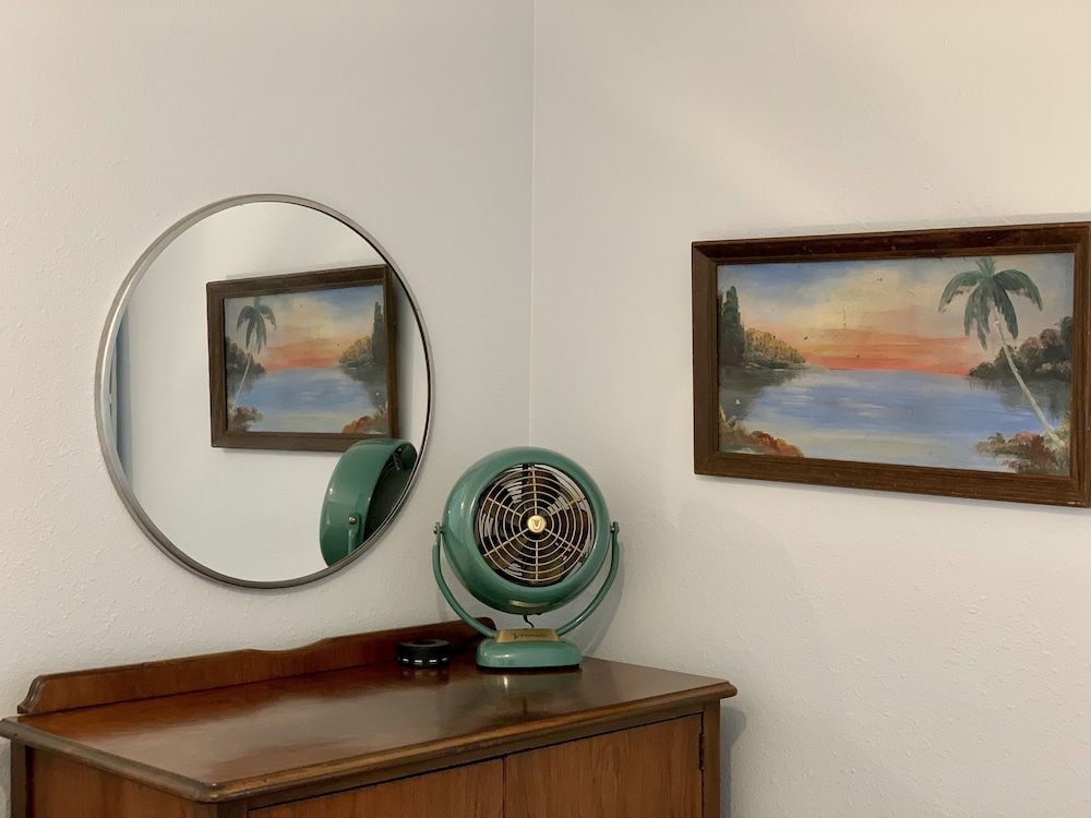 Sunny Tampa Modern: Easy Walk to Downtown Riverwalk, Restaurants, Parks,Concerts