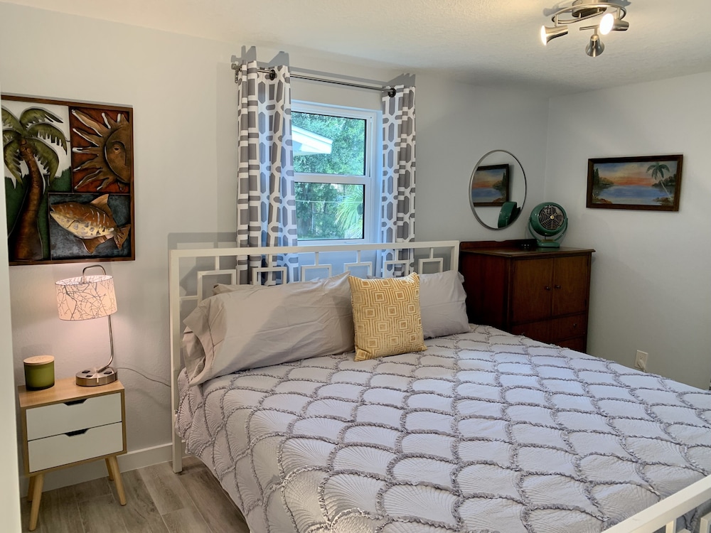 Sunny Tampa Modern: Easy Walk to Downtown Riverwalk, Restaurants, Parks,Concerts