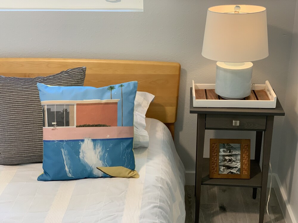 Sunny Tampa Modern: Easy Walk to Downtown Riverwalk, Restaurants, Parks,Concerts