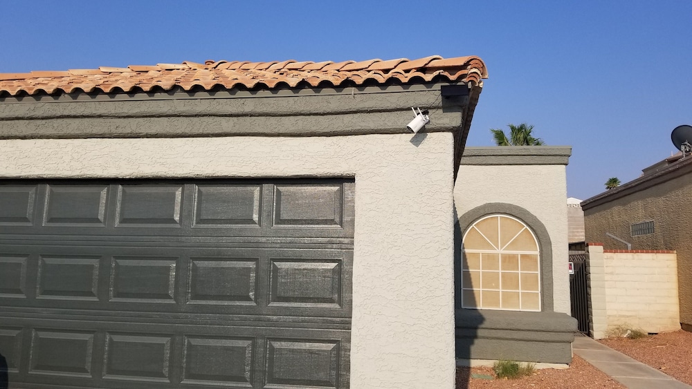 Shared cozy modernized residential home in Las Vegas (Guest Bedroom)