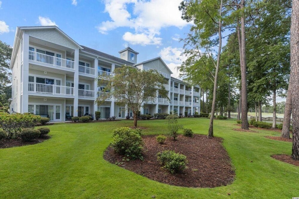 River Oaks Resort  World Tour 103 (Cypress Bldg) Golf Tastic views