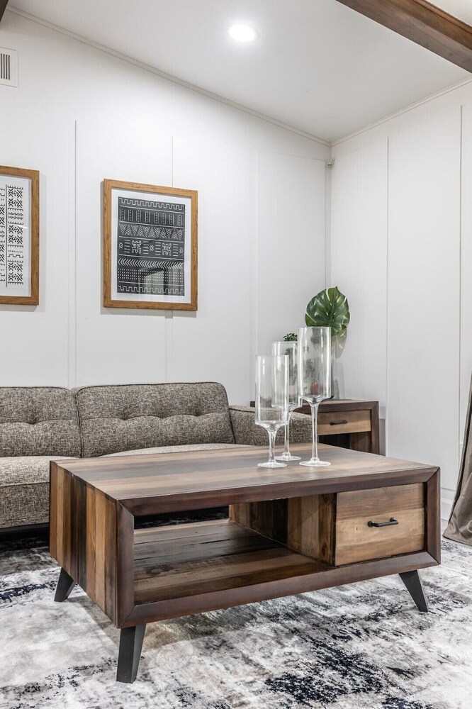 Newly remodeled home  near the heart of Dallas