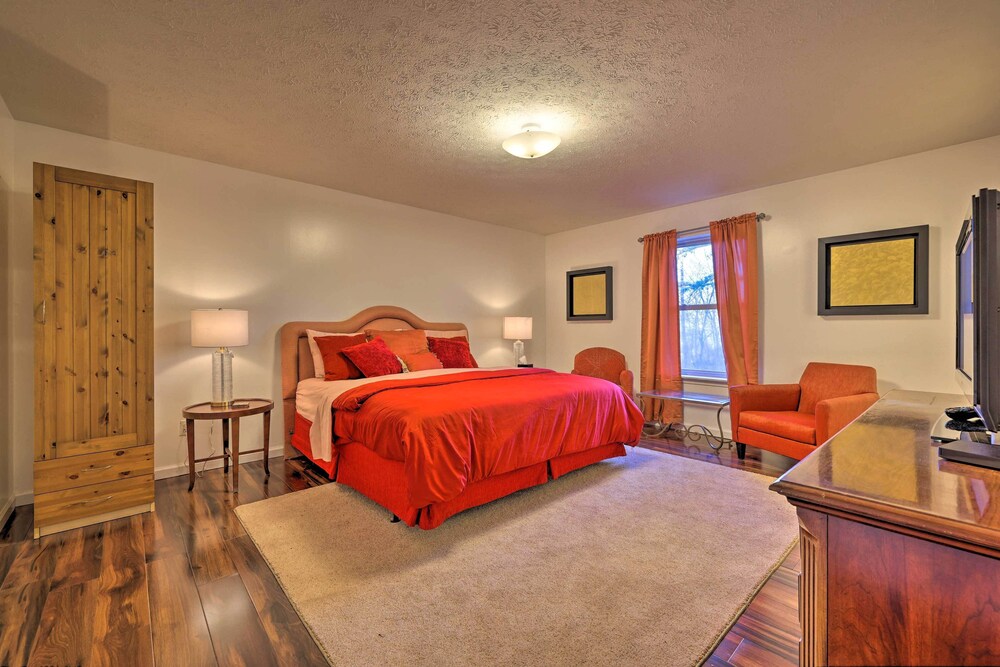 Poconos Retreat Resort Perks, Lake Access! Pocono Summit Vrbo