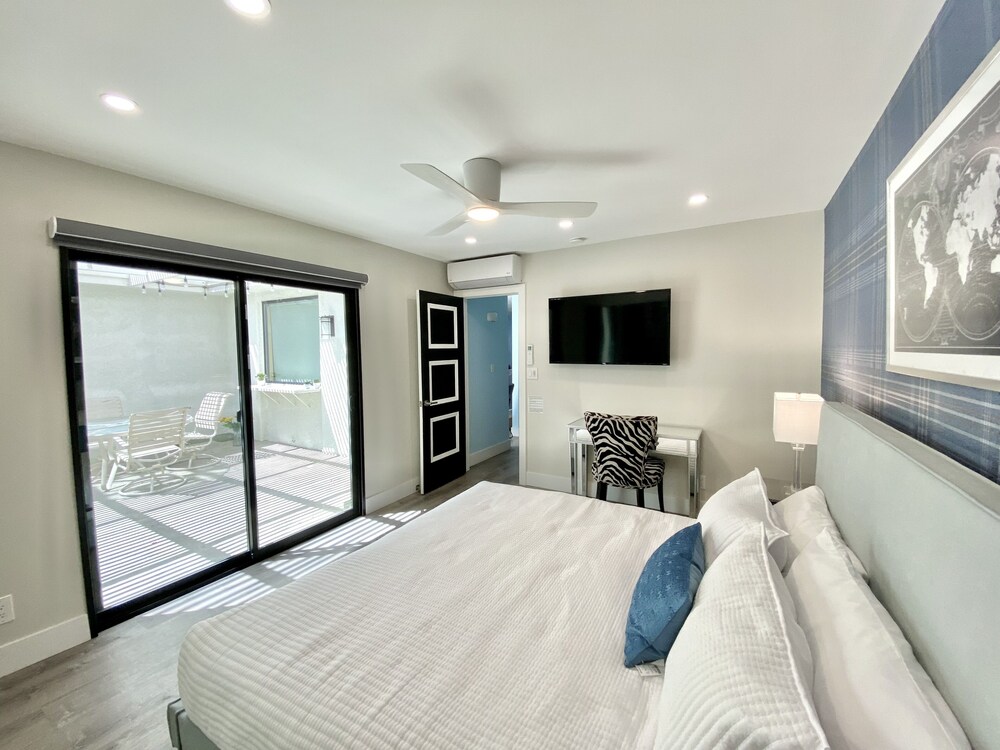 STUNNING, FULLY RENOVATED TWO BEDROOM LUXURY CONDO IN RANCHO LAS PALMAS CC Rancho Mirage Vrbo