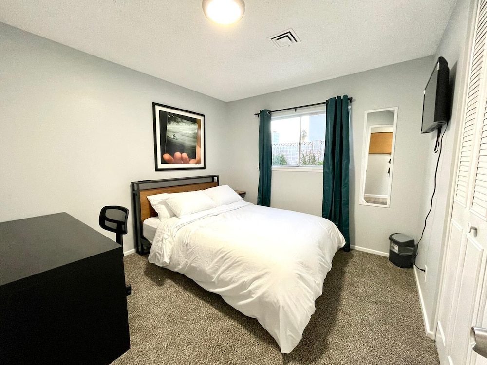 Luxurious 5BR/2BA Near Convention Center and the FAMOUS STRIP