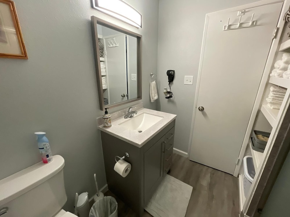 Luxurious 5BR/2BA Near Convention Center and the FAMOUS STRIP