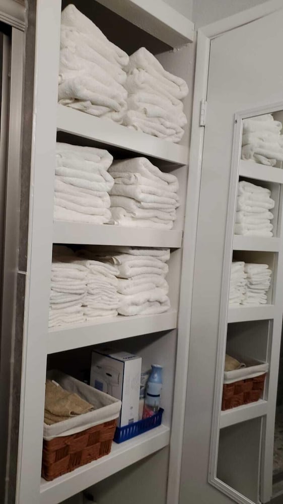 Luxurious 5BR/2BA Near Convention Center and the FAMOUS STRIP